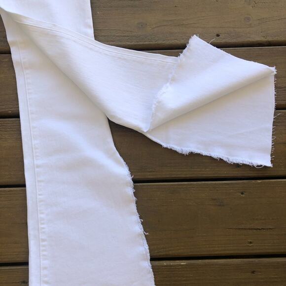 NWT Textile Elizabeth and James Stewart White Flare Jeans - Picture 2 of 5